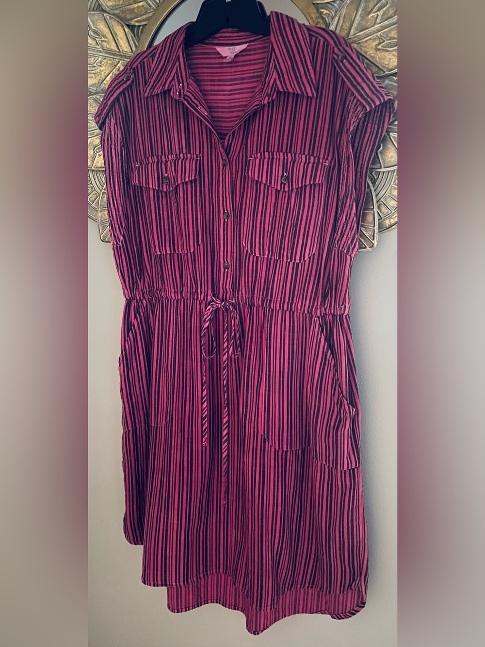 Time and Tru Short Sleeve Utility Shirt Dress.
Magenta & Navy/Black Stripe.
XL